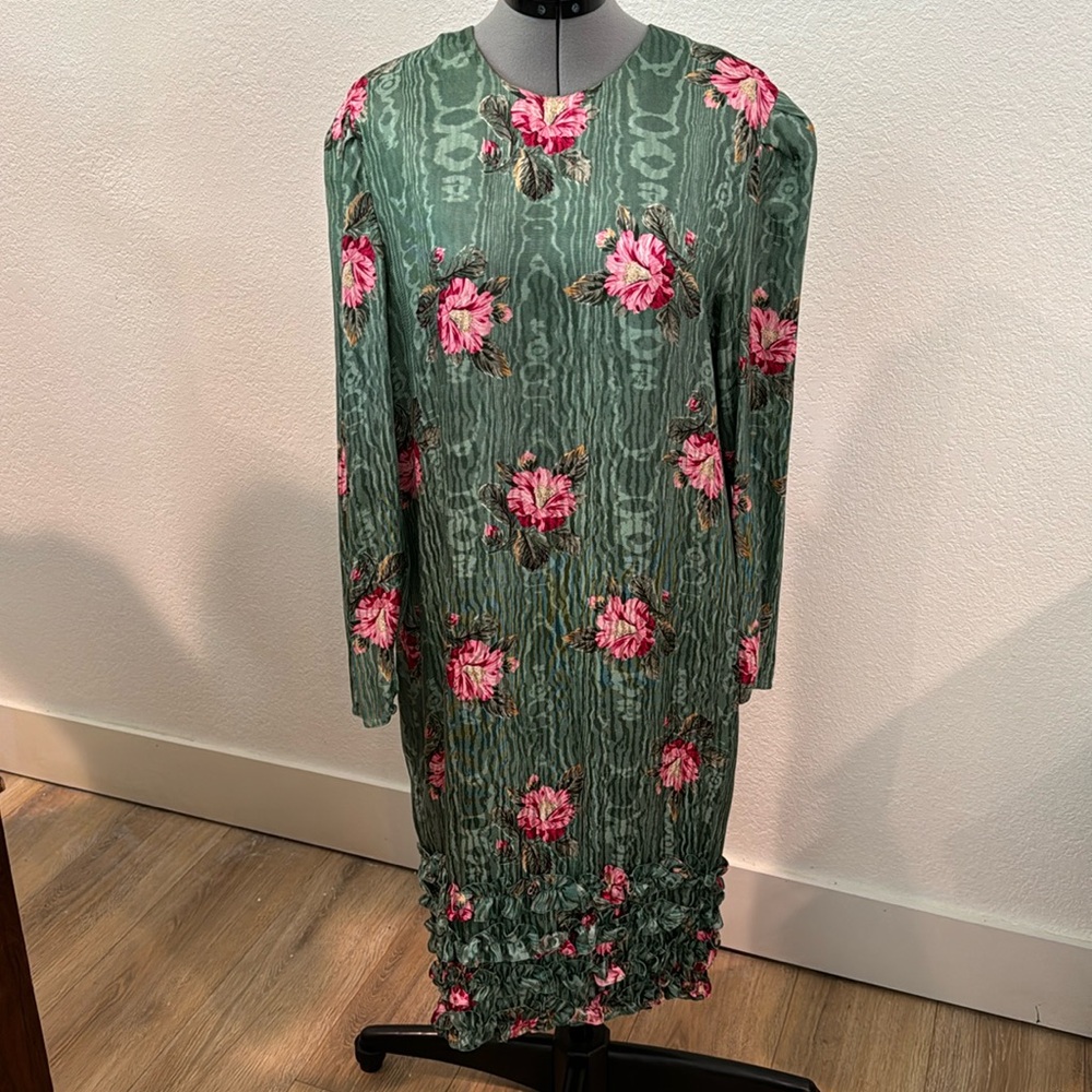 Maggy London 100% silk